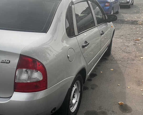 Сірий ВАЗ Калина, об'ємом двигуна 1.6 л та пробігом 90 тис. км за 3550 $, фото 2 на Automoto.ua