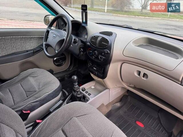 Серый ВАЗ Калина, объемом двигателя 1.6 л и пробегом 184 тыс. км за 1750 $, фото 8 на Automoto.ua