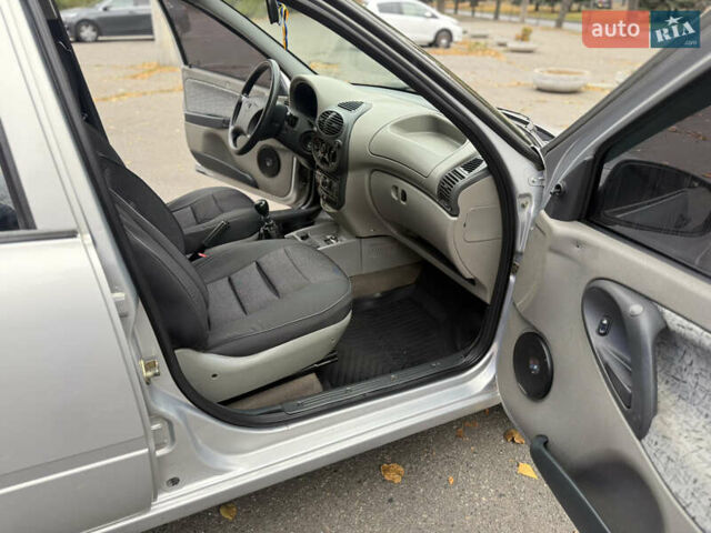 Серый ВАЗ Калина, объемом двигателя 1.6 л и пробегом 141 тыс. км за 2300 $, фото 21 на Automoto.ua