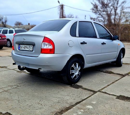 Серый ВАЗ Kalina, объемом двигателя 1.6 л и пробегом 123 тыс. км за 2750 $, фото 3 на Automoto.ua