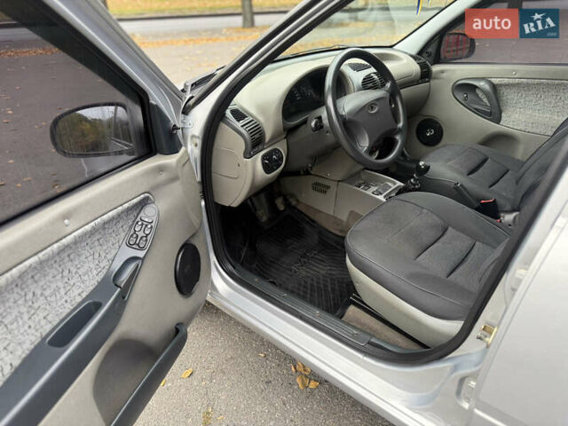 Серый ВАЗ Калина, объемом двигателя 1.6 л и пробегом 141 тыс. км за 2300 $, фото 16 на Automoto.ua