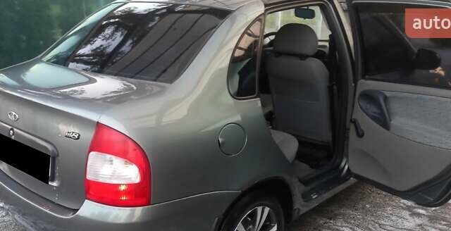 Серый ВАЗ Калина, объемом двигателя 1.6 л и пробегом 159 тыс. км за 2000 $, фото 8 на Automoto.ua