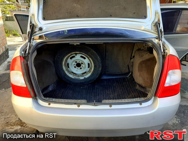 Серый ВАЗ Kalina, объемом двигателя 1.6 л и пробегом 263 тыс. км за 2200 $, фото 10 на Automoto.ua