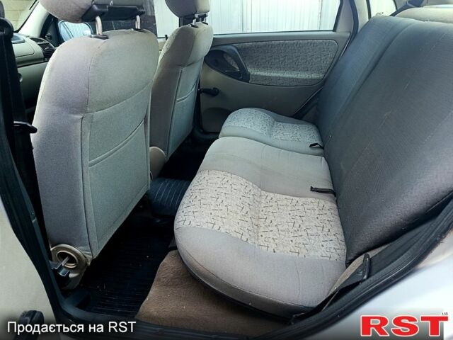 Серый ВАЗ Kalina, объемом двигателя 1.6 л и пробегом 200 тыс. км за 1699 $, фото 4 на Automoto.ua