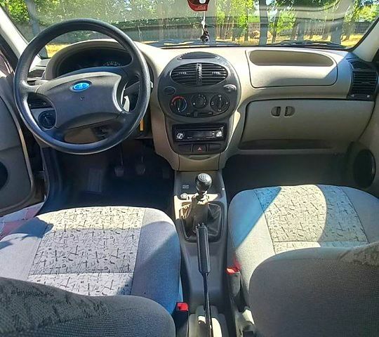 Серый ВАЗ Kalina, объемом двигателя 1.6 л и пробегом 62 тыс. км за 3000 $, фото 5 на Automoto.ua