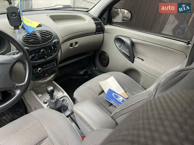 Сірий ВАЗ Калина, об'ємом двигуна 1.6 л та пробігом 140 тис. км за 2600 $, фото 7 на Automoto.ua