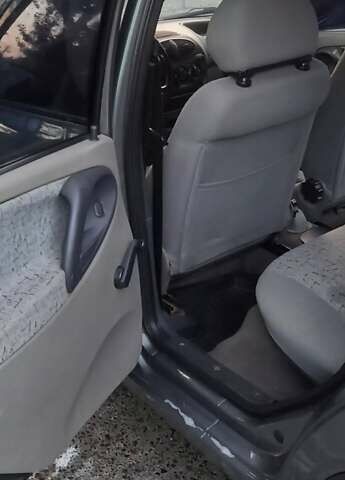 Серый ВАЗ Калина, объемом двигателя 1.6 л и пробегом 159 тыс. км за 2000 $, фото 4 на Automoto.ua