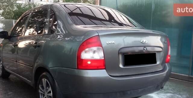 Серый ВАЗ Калина, объемом двигателя 1.6 л и пробегом 159 тыс. км за 2000 $, фото 1 на Automoto.ua