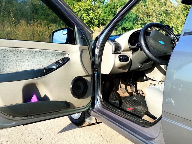 Серый ВАЗ Kalina, объемом двигателя 1.6 л и пробегом 240 тыс. км за 2300 $, фото 2 на Automoto.ua