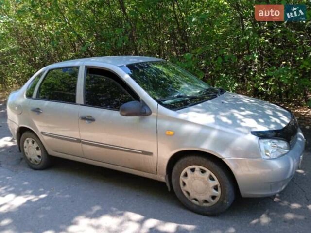 Серый ВАЗ Калина, объемом двигателя 1.6 л и пробегом 200 тыс. км за 2000 $, фото 1 на Automoto.ua