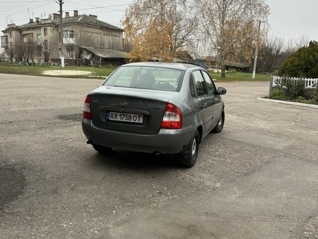 Серый ВАЗ Калина, объемом двигателя 1.6 л и пробегом 200 тыс. км за 1300 $, фото 1 на Automoto.ua