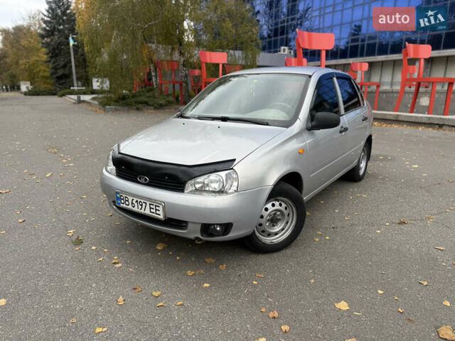 Серый ВАЗ Калина, объемом двигателя 1.6 л и пробегом 141 тыс. км за 2300 $, фото 4 на Automoto.ua