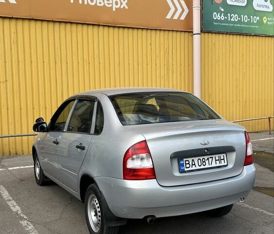 Серый ВАЗ Калина, объемом двигателя 1.6 л и пробегом 201 тыс. км за 2000 $, фото 2 на Automoto.ua