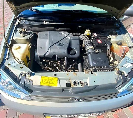 Серый ВАЗ Kalina, объемом двигателя 1.6 л и пробегом 62 тыс. км за 3000 $, фото 2 на Automoto.ua