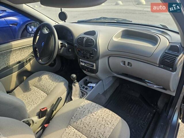 Серый ВАЗ Калина, объемом двигателя 1.6 л и пробегом 90 тыс. км за 1800 $, фото 5 на Automoto.ua