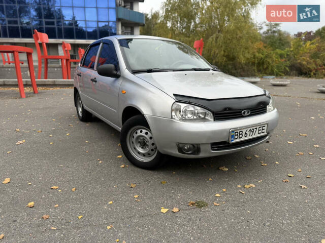 Серый ВАЗ Калина, объемом двигателя 1.6 л и пробегом 141 тыс. км за 2300 $, фото 2 на Automoto.ua