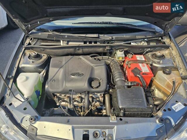 Серый ВАЗ Калина, объемом двигателя 1.6 л и пробегом 90 тыс. км за 1800 $, фото 4 на Automoto.ua