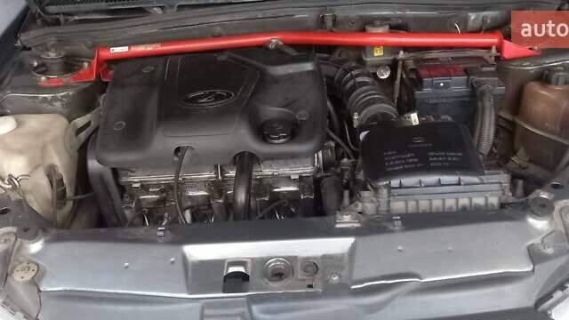 Серый ВАЗ Калина, объемом двигателя 1.6 л и пробегом 159 тыс. км за 2000 $, фото 7 на Automoto.ua