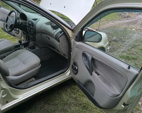 Серый ВАЗ Калина, объемом двигателя 1.6 л и пробегом 160 тыс. км за 1999 $, фото 4 на Automoto.ua