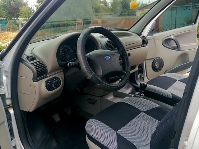 Серый ВАЗ Kalina, объемом двигателя 1.6 л и пробегом 104 тыс. км за 3700 $, фото 4 на Automoto.ua