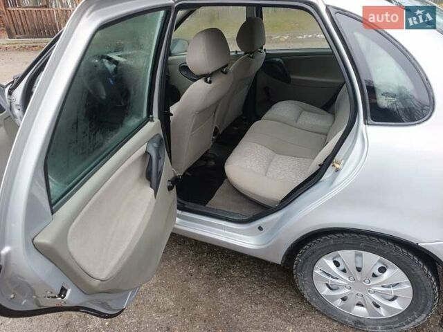 Сірий ВАЗ Калина, об'ємом двигуна 1.6 л та пробігом 157 тис. км за 1999 $, фото 8 на Automoto.ua