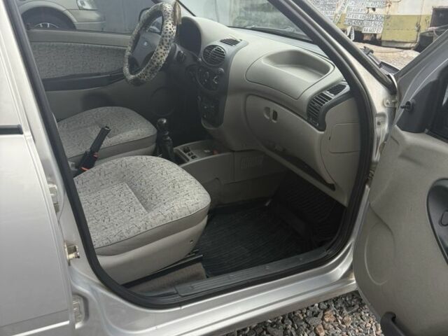 Серый ВАЗ Калина, объемом двигателя 1.6 л и пробегом 68 тыс. км за 2800 $, фото 7 на Automoto.ua