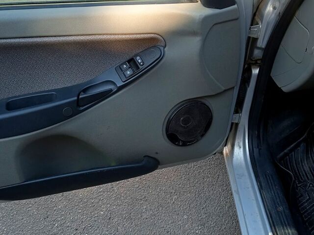 Серый ВАЗ Калина, объемом двигателя 1.6 л и пробегом 105 тыс. км за 3000 $, фото 8 на Automoto.ua