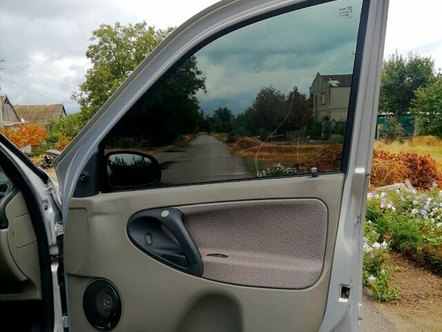 Серый ВАЗ Kalina, объемом двигателя 1.6 л и пробегом 104 тыс. км за 3700 $, фото 6 на Automoto.ua