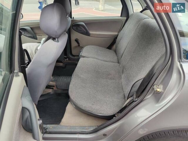 Серый ВАЗ Калина, объемом двигателя 1.6 л и пробегом 200 тыс. км за 2700 $, фото 2 на Automoto.ua