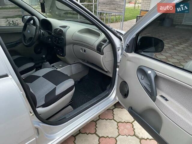 Серый ВАЗ Калина, объемом двигателя 1.6 л и пробегом 104 тыс. км за 3500 $, фото 8 на Automoto.ua