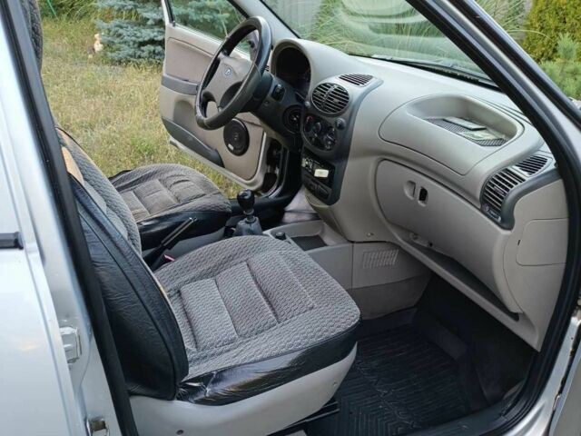 Серый ВАЗ Калина, объемом двигателя 1.6 л и пробегом 58 тыс. км за 3000 $, фото 2 на Automoto.ua