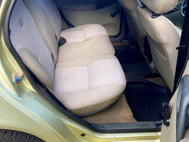 Серый ВАЗ Kalina, объемом двигателя 1.6 л и пробегом 112 тыс. км за 2450 $, фото 9 на Automoto.ua