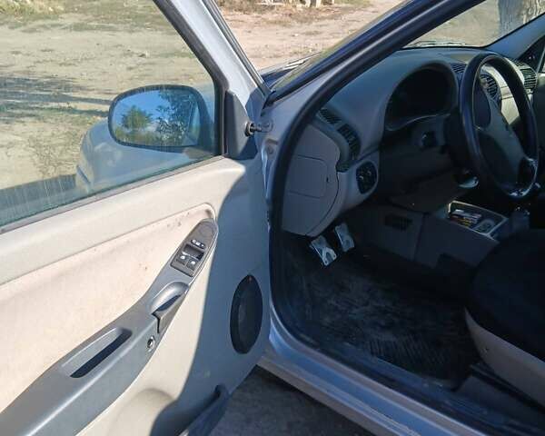 Сірий ВАЗ Калина, об'ємом двигуна 1.39 л та пробігом 205 тис. км за 2000 $, фото 5 на Automoto.ua