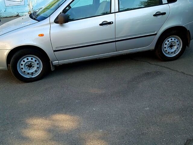 Серый ВАЗ Калина, объемом двигателя 1.6 л и пробегом 105 тыс. км за 3000 $, фото 1 на Automoto.ua