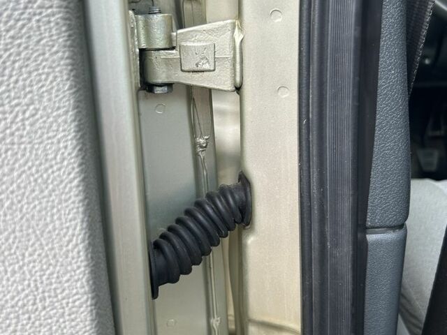 Серый ВАЗ Калина, объемом двигателя 1.4 л и пробегом 210 тыс. км за 2850 $, фото 7 на Automoto.ua