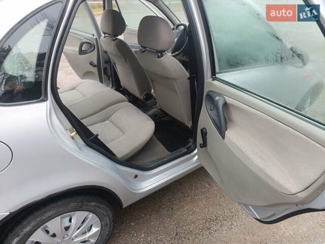 Сірий ВАЗ Калина, об'ємом двигуна 1.6 л та пробігом 157 тис. км за 1999 $, фото 7 на Automoto.ua