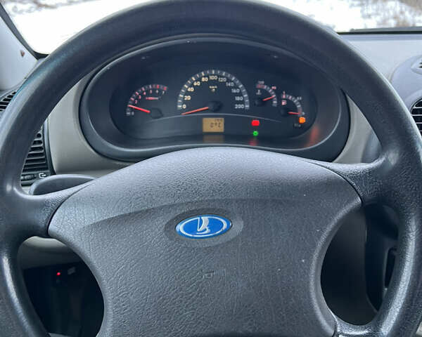 Серый ВАЗ Калина, объемом двигателя 1.6 л и пробегом 200 тыс. км за 2400 $, фото 13 на Automoto.ua