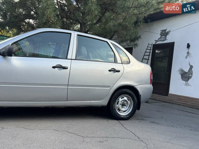 Сірий ВАЗ Калина, об'ємом двигуна 1.6 л та пробігом 240 тис. км за 1899 $, фото 10 на Automoto.ua