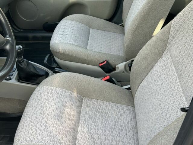 Серый ВАЗ Калина, объемом двигателя 1.4 л и пробегом 210 тыс. км за 2850 $, фото 4 на Automoto.ua