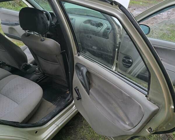 Серый ВАЗ Калина, объемом двигателя 1.6 л и пробегом 160 тыс. км за 1999 $, фото 5 на Automoto.ua