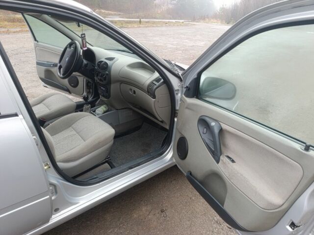 Сірий ВАЗ Калина, об'ємом двигуна 0 л та пробігом 157 тис. км за 2000 $, фото 6 на Automoto.ua