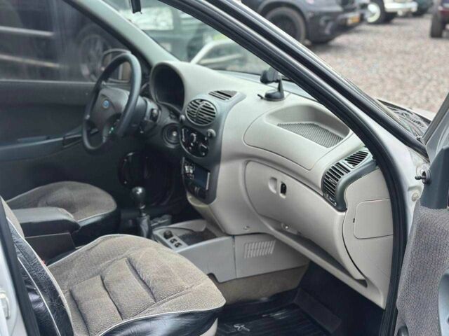 Серый ВАЗ Калина, объемом двигателя 1.6 л и пробегом 200 тыс. км за 1800 $, фото 5 на Automoto.ua