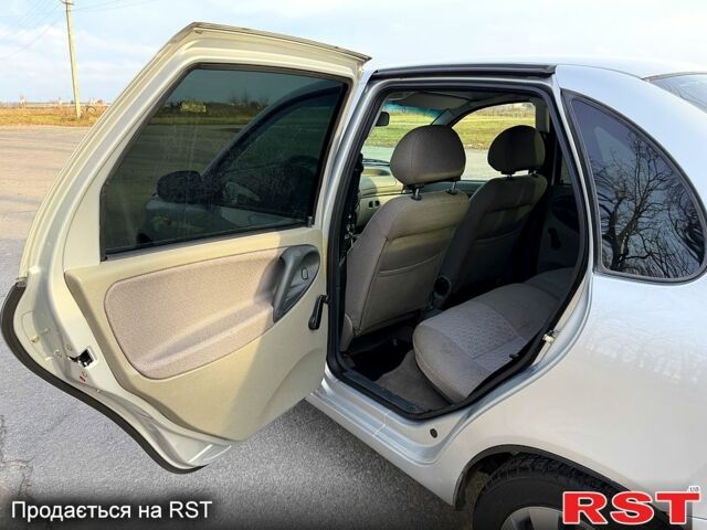 Серый ВАЗ Kalina, объемом двигателя 1.4 л и пробегом 104 тыс. км за 2500 $, фото 7 на Automoto.ua