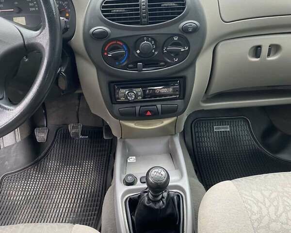 Сірий ВАЗ Калина, об'ємом двигуна 1.4 л та пробігом 185 тис. км за 2350 $, фото 13 на Automoto.ua