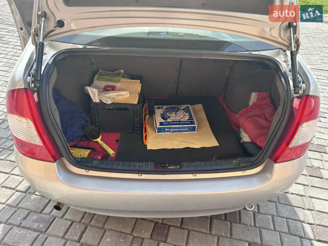 ВАЗ Калина 2008 у Львові на Automoto.ua Сірий ВАЗ Калина, об'ємом двигуна 1.39 л та пробігом 41 тис. км за 4500 $, фото 12 на Automoto.ua