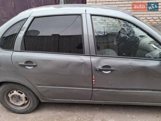 Серый ВАЗ Калина, объемом двигателя 1.6 л и пробегом 200 тыс. км за 1100 $, фото 3 на Automoto.ua