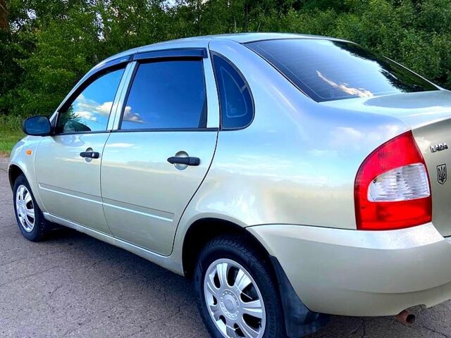 Серый ВАЗ Kalina, объемом двигателя 1.6 л и пробегом 112 тыс. км за 2450 $, фото 5 на Automoto.ua