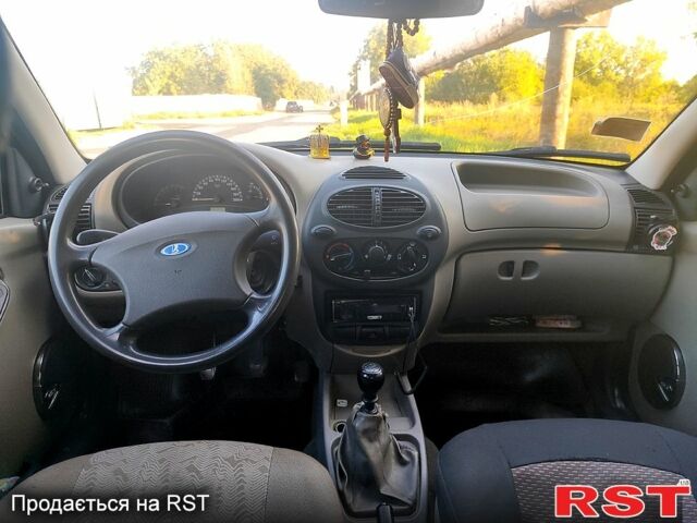 Сірий ВАЗ Kalina, об'ємом двигуна 1.4 л та пробігом 166 тис. км за 2950 $, фото 4 на Automoto.ua