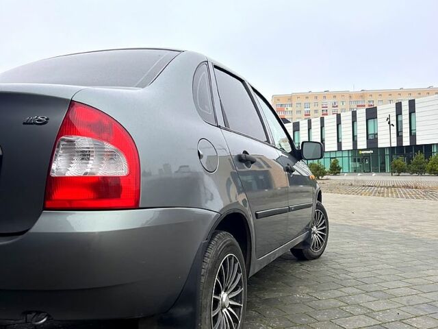 Сірий ВАЗ Kalina, об'ємом двигуна 1.4 л та пробігом 157 тис. км за 3999 $, фото 5 на Automoto.ua