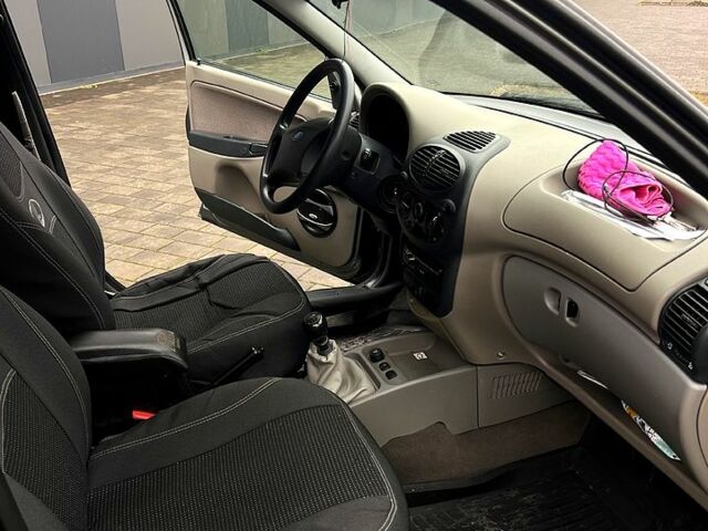 Сірий ВАЗ Kalina, об'ємом двигуна 1.4 л та пробігом 157 тис. км за 3999 $, фото 12 на Automoto.ua